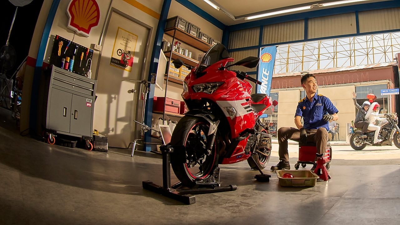 Moto Ducati en boxes