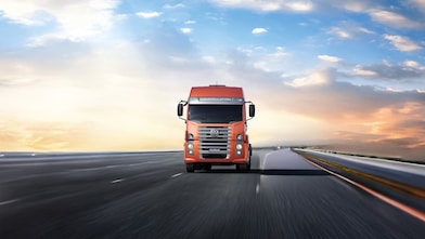 Pantalla del tablero que muestra bajo nivel de combustible