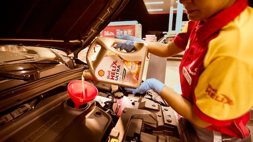 Shell Helix sobre camioneta.